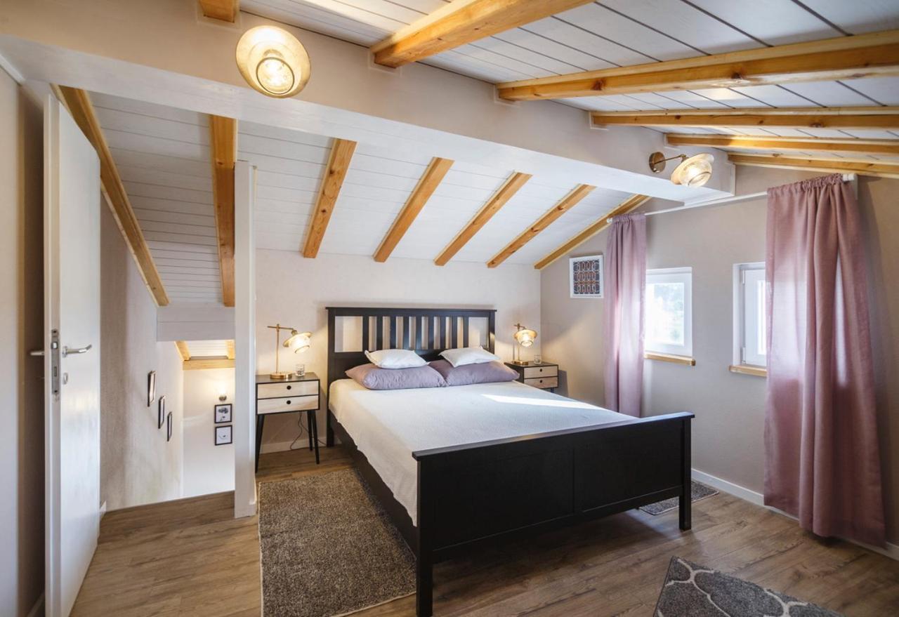 Apartments Mardesic Komiža Kültér fotó