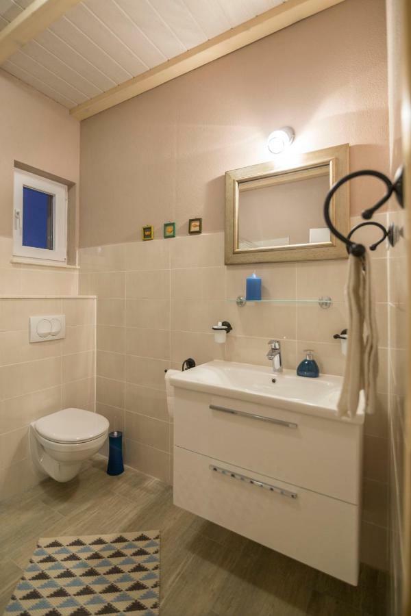 Apartments Mardesic Komiža Kültér fotó
