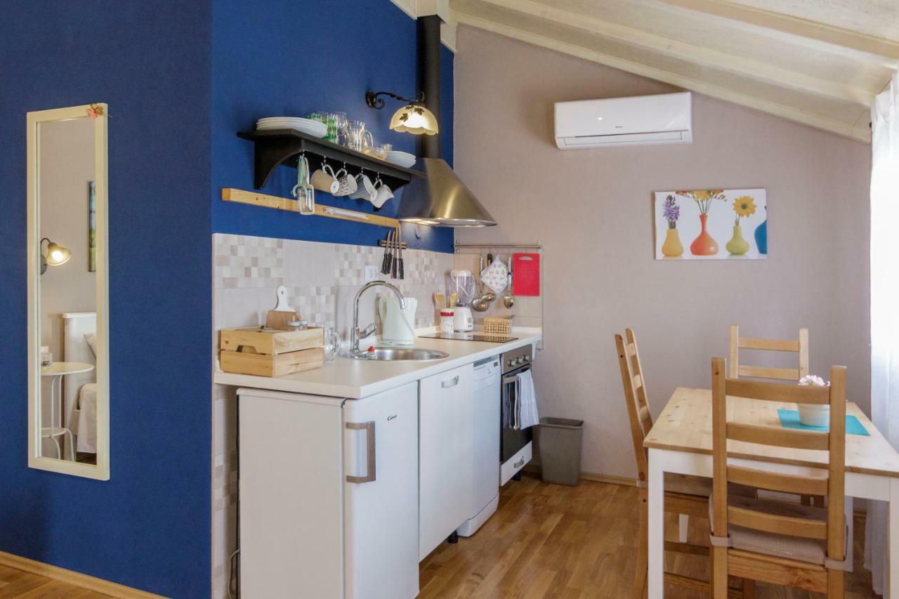 Apartments Mardesic Komiža Kültér fotó