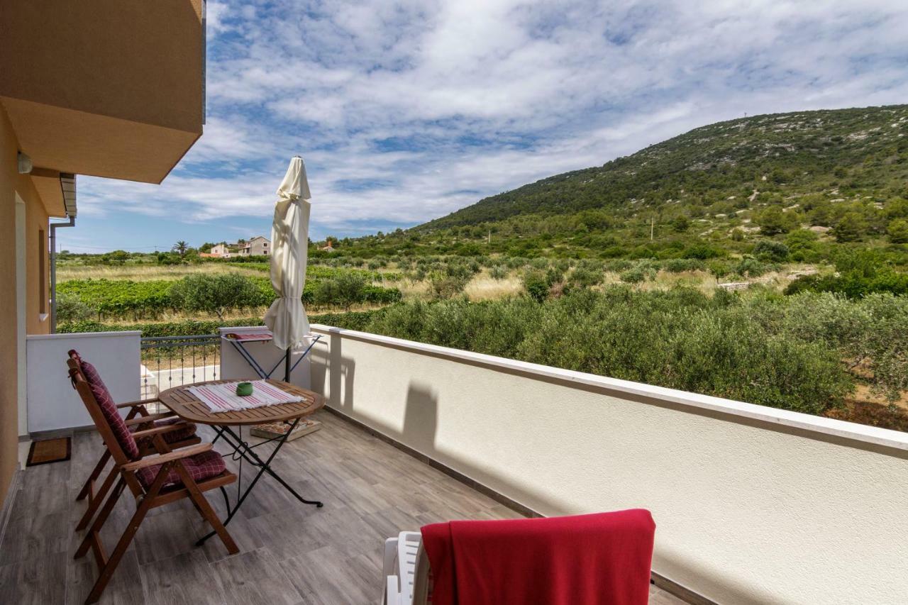 Apartments Mardesic Komiža Kültér fotó