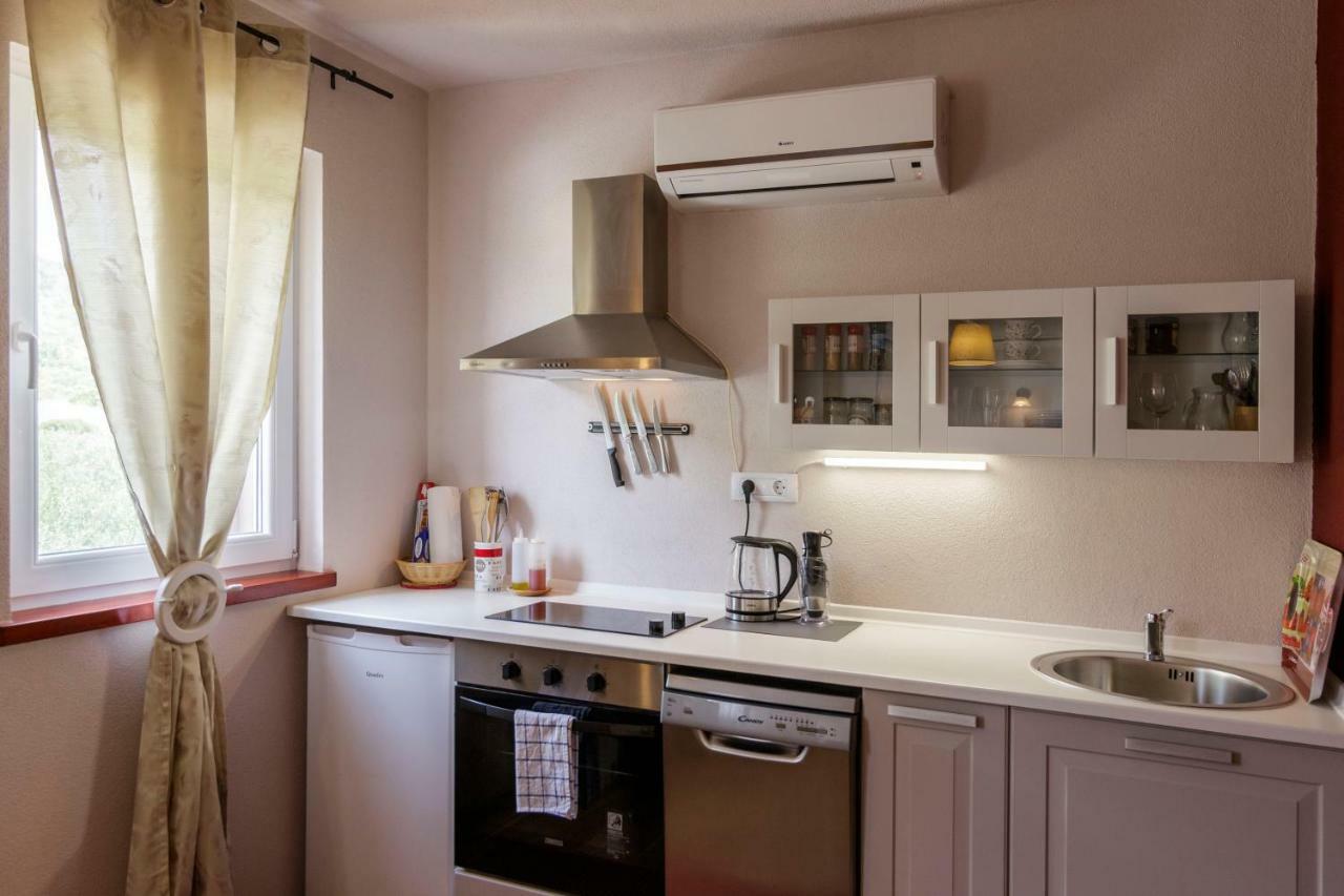 Apartments Mardesic Komiža Kültér fotó