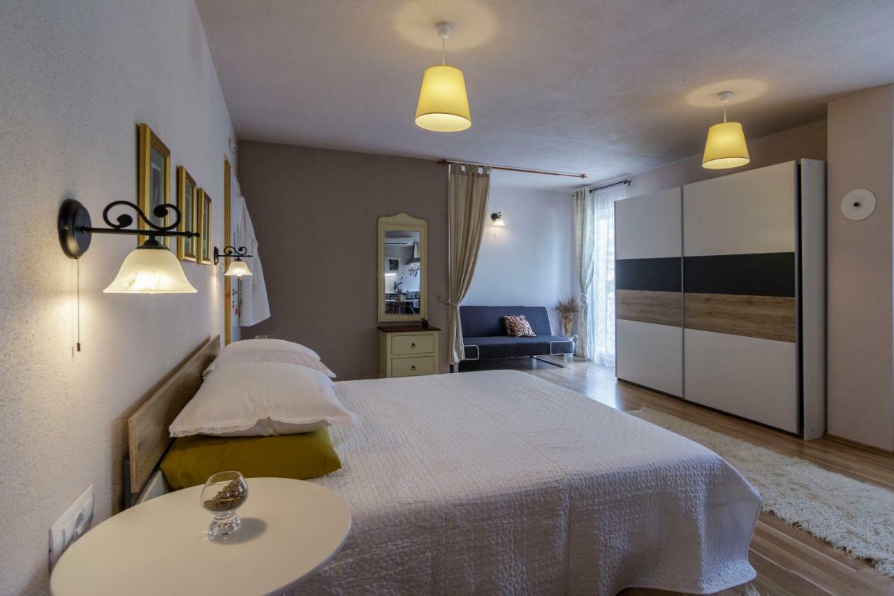 Apartments Mardesic Komiža Kültér fotó