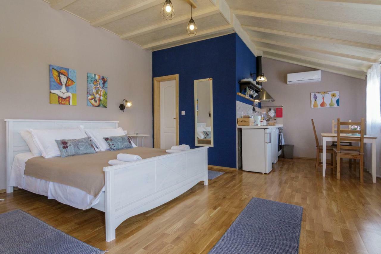 Apartments Mardesic Komiža Kültér fotó