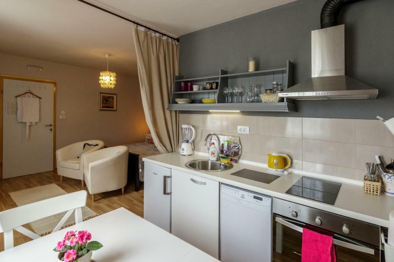 Apartments Mardesic Komiža Kültér fotó