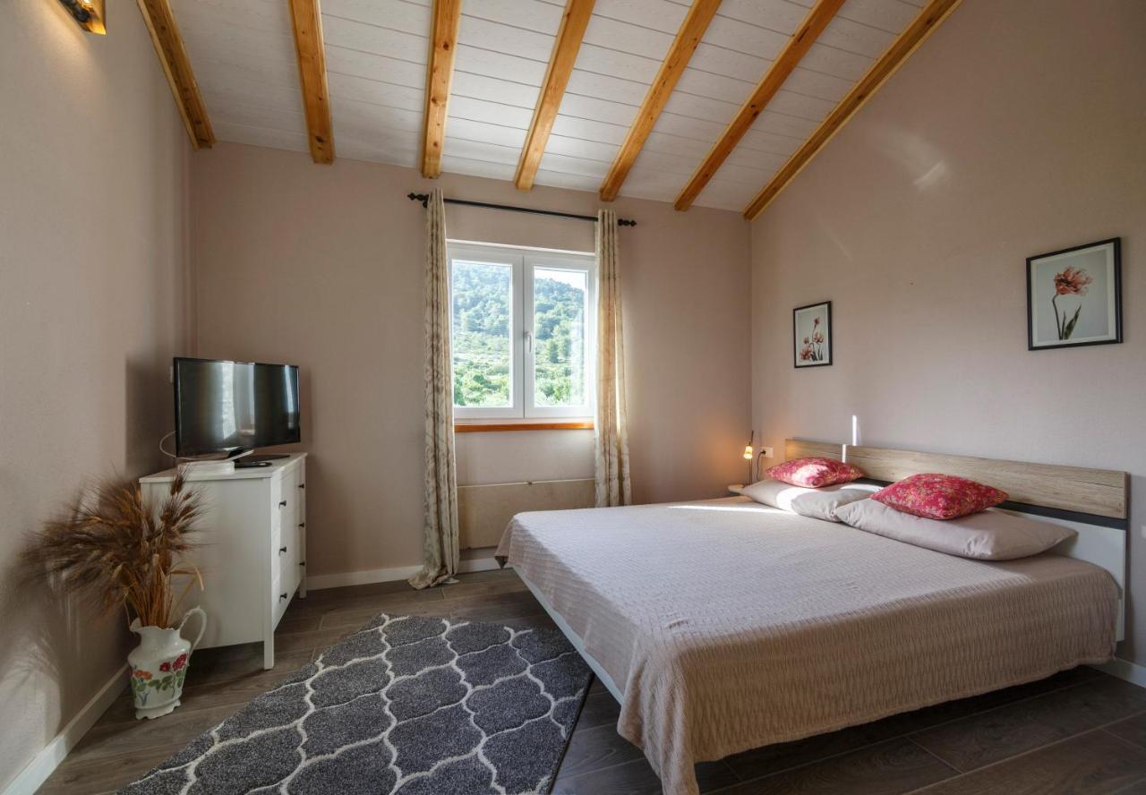 Apartments Mardesic Komiža Kültér fotó